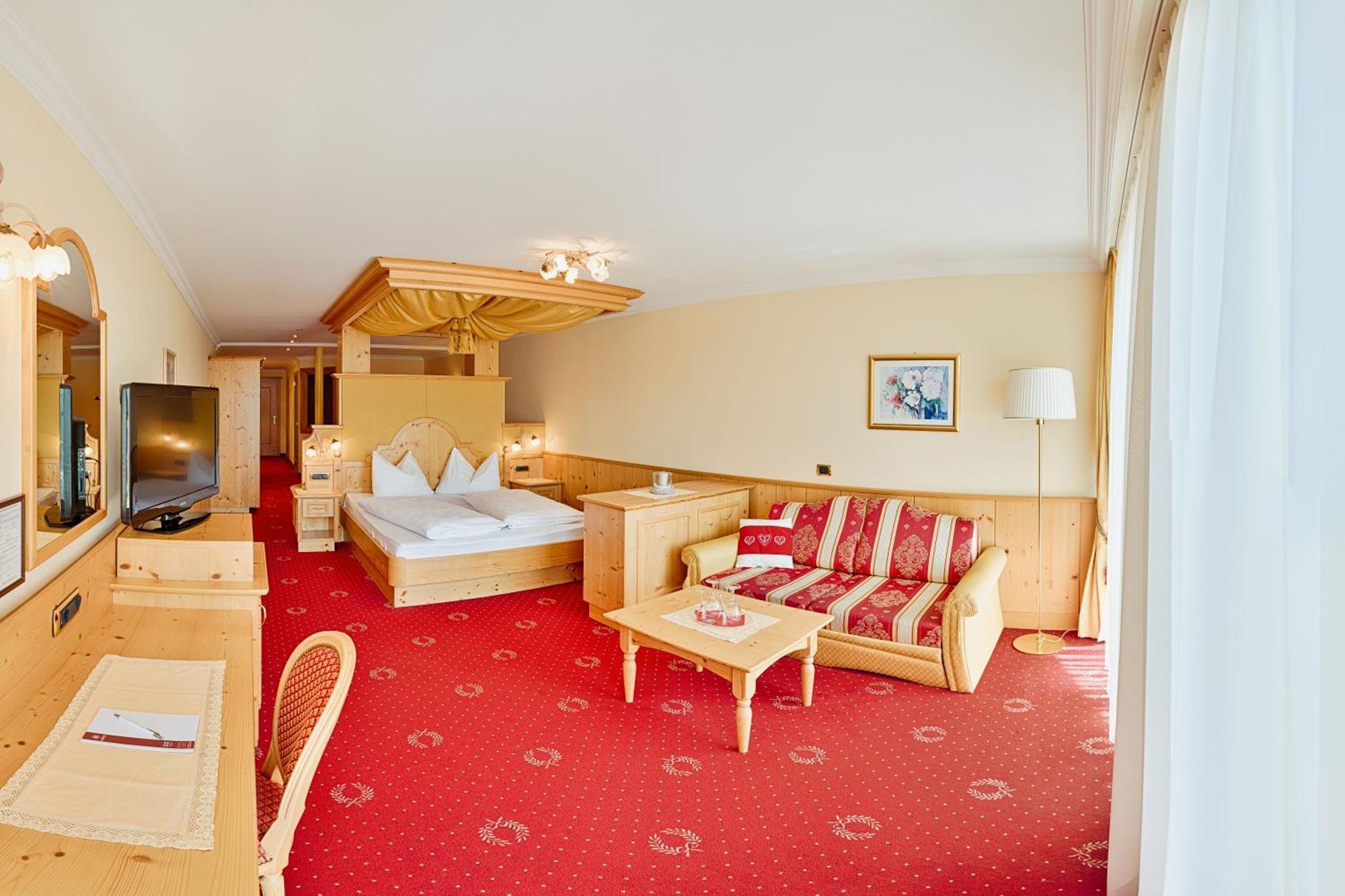 Granpanorama Hotel Stephanshof Villandro Exterior photo