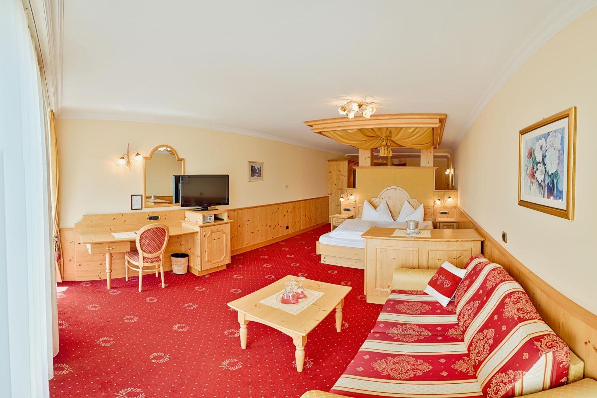 Granpanorama Hotel Stephanshof Villandro Exterior photo
